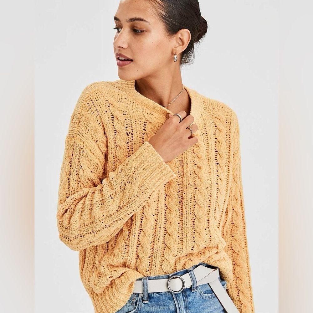American Eagle Yellow Cable Knit Soft Sweater Small